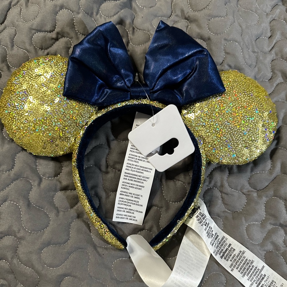 NWT Disney parks Minnie ears